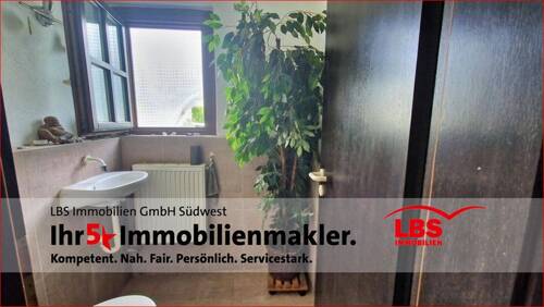 EG WC - 
