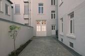 Innenhof Blick zum Haupthaus - 