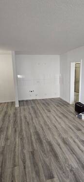 Wohn- und Küchenbereich 1 - Sehr schöne renovierte 2 Zimmer Wohnung in Gelsenkirchen zu vermieten