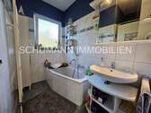 EG_geräumiges Wannenbad mit Dusche - 