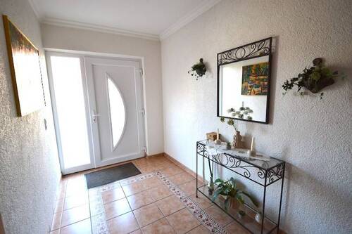 Eingangsbereich - 6 Zimmer Einfamilienhaus zum Kaufen in Essenheim