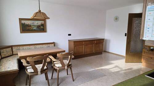 1. OG Küche mit Essbereich Zimmer 2 - 