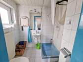 Tageslichtbad mit Dusche im OG - 