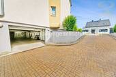 Zufahrt zur Tiefgarage - 