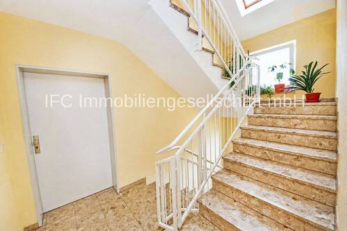 Hausflur / Treppenhaus - 