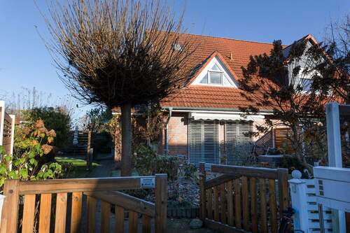 Hausansicht - 4 Zimmer Doppelhaushälfte zum Kaufen in Wunstorf