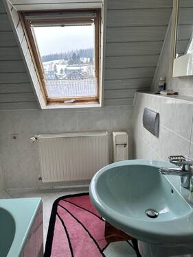 Tageslichtbad mit Wanne DG - 