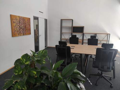 Umi - Büro zur Miete in Neuss