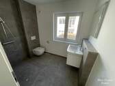 Modernes Badezimmer - 2 Zimmer Etagenwohnung in München