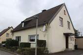 Hausansicht - 3 Zimmer Doppelhaushälfte zum Kaufen in Steinhagen