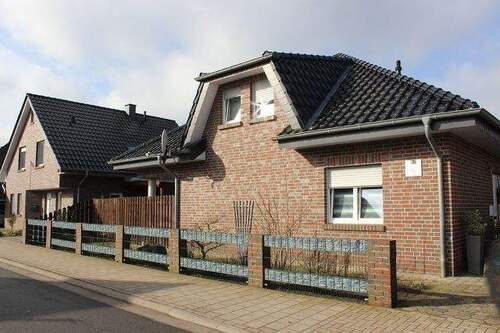 Hausansicht - 7 Zimmer Einfamilienhaus in Rheine