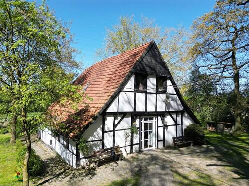 Bild 1 - Großzügiges Fachwerk-Landhaus in idyllischer Naturlage zur Miete