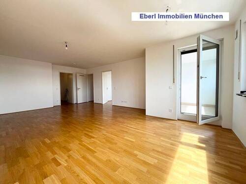 Wohnzimmer - 2 Zimmer Etagenwohnung in München