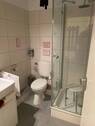 Bad mit Dusche - 