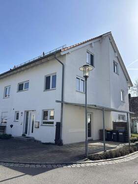 Haus-Straßenseite - 6 Zimmer Reihenendhaus zum Kaufen in Filderstadt