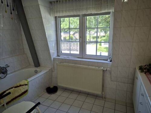 OG: Bad mit Fenster - 