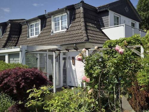 mit Wintergarten - 4 Zimmer Doppelhaushälfte zum Kaufen in Delmenhorst