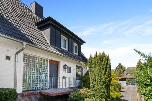 Vorderansicht - 4 Zimmer Reihenendhaus in Hamburg / Rahlstedt