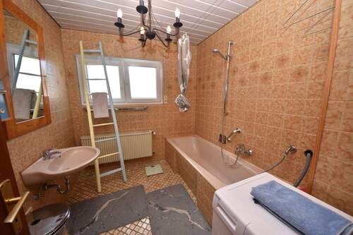 Nebengebäude OG Gepflegtes Tageslichtbad - 