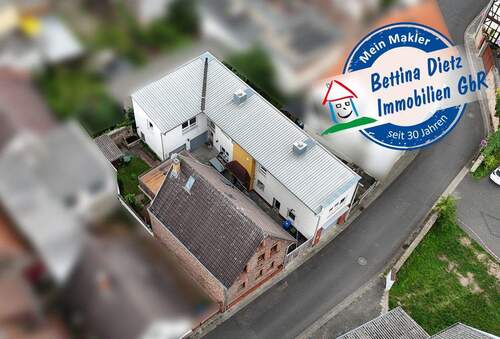 Luftaufnahme - DIETZ: 3 Wohnungen in 2 Häusern inklusive 3 Garagen, Innenhof und Garten Schaafheim