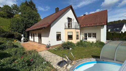 Bild 2 - 8 Zimmer Einfamilienhaus zum Kaufen in Deuerling