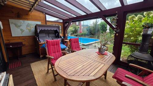 Wintergarten Blick zum Pool - 