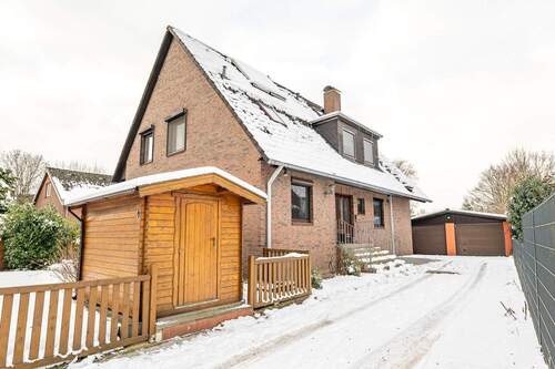 Außenansicht - RESERVIERT - Wohnhaus mit Einliegerwohnung: Viel Platz und Potenzial in ruhiger Lage