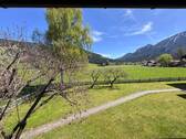 unverbauter Ausblick vom Balkon - 