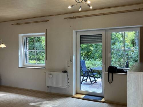 Wohnzimmer Richtung Terrasse - 