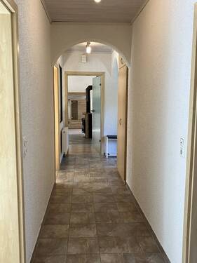 Flur Richtung Wohnzimmer - 