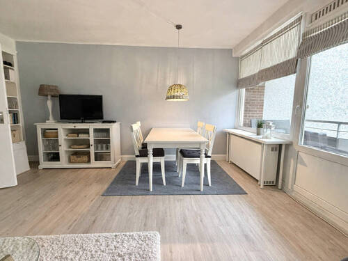 Wohnzimmer mit KI optimiert - 