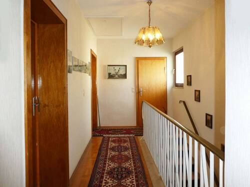 Blick zum Badezimmer - 