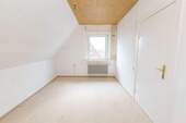 Schlafzimmer 2 OG - 