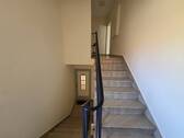 gepflegtes Treppenhaus - Etagenwohnung mit 58,00 m&sup2; in Nürnberg zur Miete