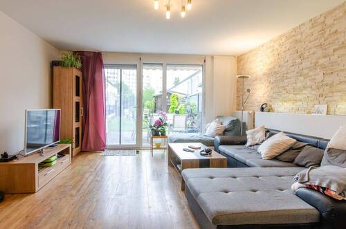 Wohnzimmer (Ansicht 1) - 5 Zimmer Reihenmittelhaus in Ingolstadt