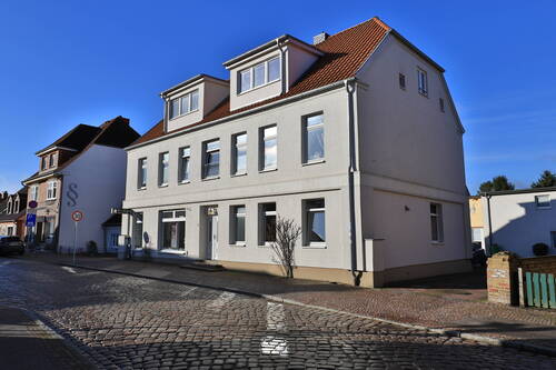 Mehrfamilienhaus mit Gewerbeeinheit - Mehrfamilienhaus mit verfügbarer Gewerbeeinheit!