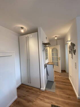 Kleiderschrank - 