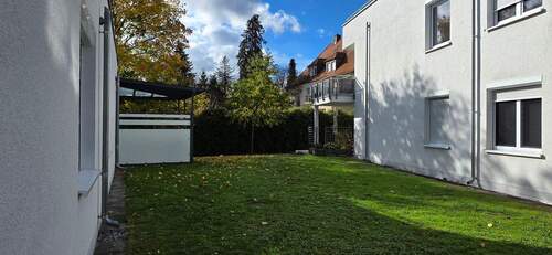 Grünbereich zwischen den Häusern - 