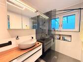Bad mit begehbare Dusche / EG - 
