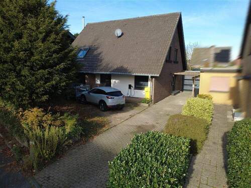 Hausvorderansicht - 'Grenznah & großzügig - Wohnen mit Sauna und Swimmingpool'