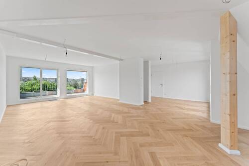 Wohnzimmer mit offener Küche - Traumhafte neue Dachgeschosswohnung, super hell, mehrere Terrassen, einzugsbereit