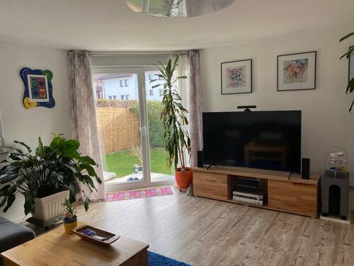 Wohnzimmer mit Terrassenausgang - 