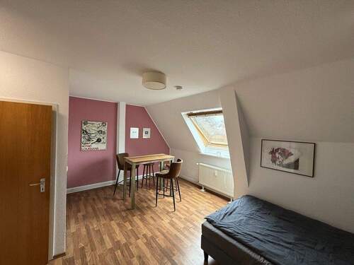 Wohn-/Schlafzimmer - 1 Zimmer Etagenwohnung in Lübeck