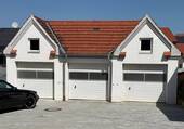 Frontansicht der 3 Garagen - 