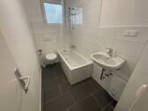 Tageslichtbad mit Wanne - 