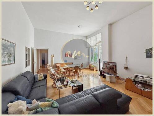 Wohnen - Ruhig gelegen, sonniger Balkon, zentrale Lage - Altbauwohnung mit 3,9 m hohen Decken...