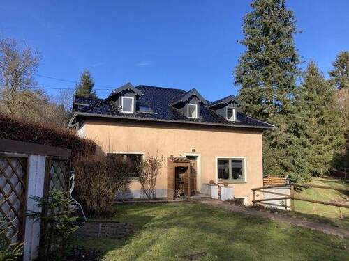 Ansicht Haus - 8 Zimmer Einfamilienhaus zum Kaufen in Hellenthal