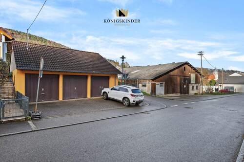 ...Garagen mit Stellplätzen... - 