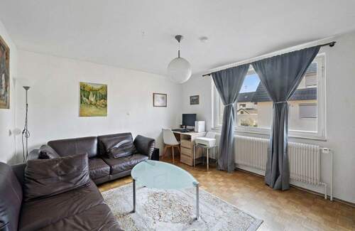 Wohnzimmer - 6 Zimmer Einfamilienhaus zum Kaufen in Mühlheim