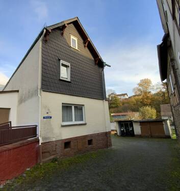 Zufahrt - 4 Zimmer Einfamilienhaus in Waldsolms